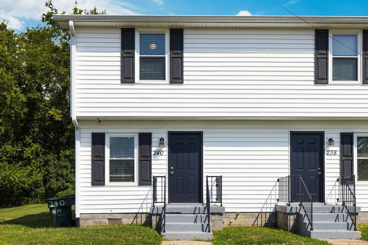 Foto principal - 238-240-240 Walnut Crest Dr