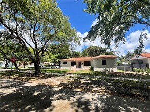 Building Photo - 3351 SW 18th St