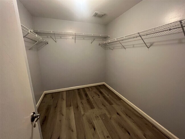 Building Photo - 19631 Plantation Tree Ct