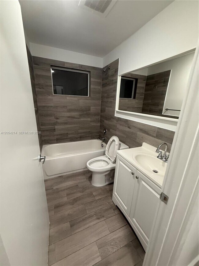 Foto del edificio - 486 E 30th St