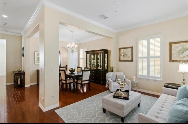 Foto del edificio - Baldwin Park home 3 car garage with 600 sq...
