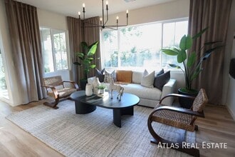 Building Photo - 1511 W Sierra Vista Dr