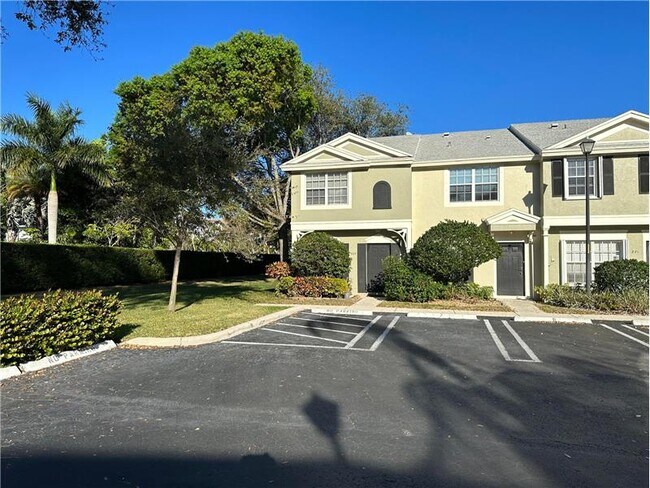Building Photo - 825 Kokomo Key Ln