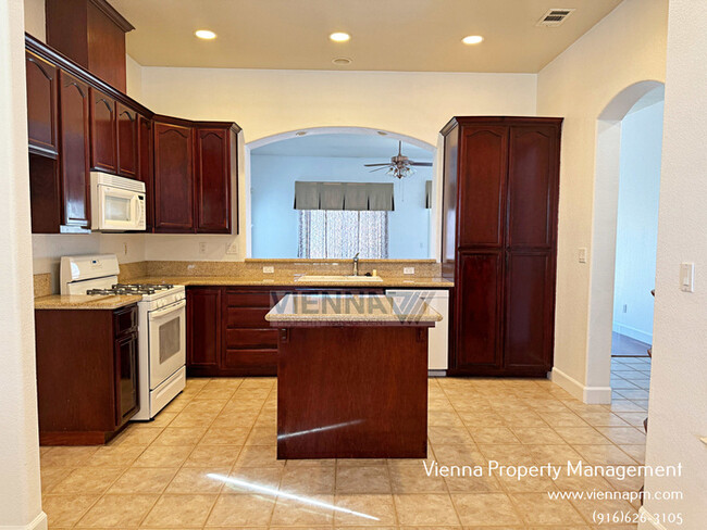 Building Photo - 361 Chambers Dr