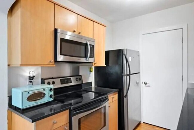 Foto del edificio - 636 N Washington St