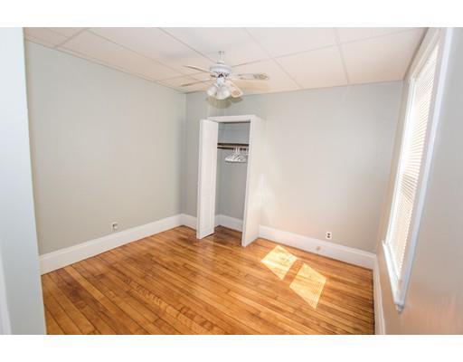 Building Photo - 128 Maple St