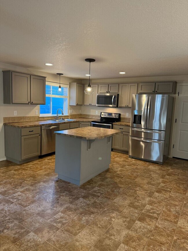 Foto del edificio - Gorgeous 3B/2.5Ba Home in Battle Ground! Close to Shopping & More!