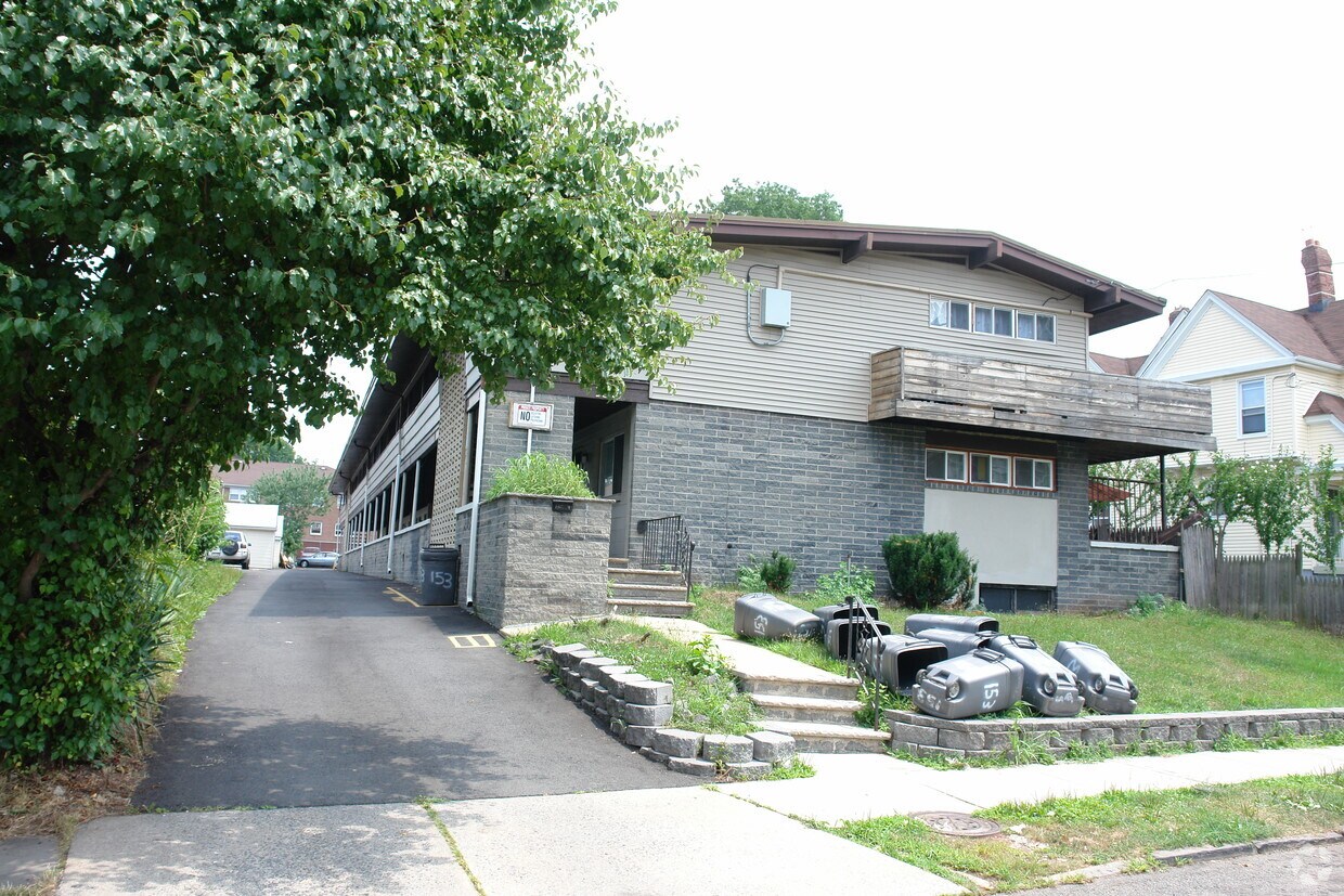 Building Photo - 153 Dehart Pl