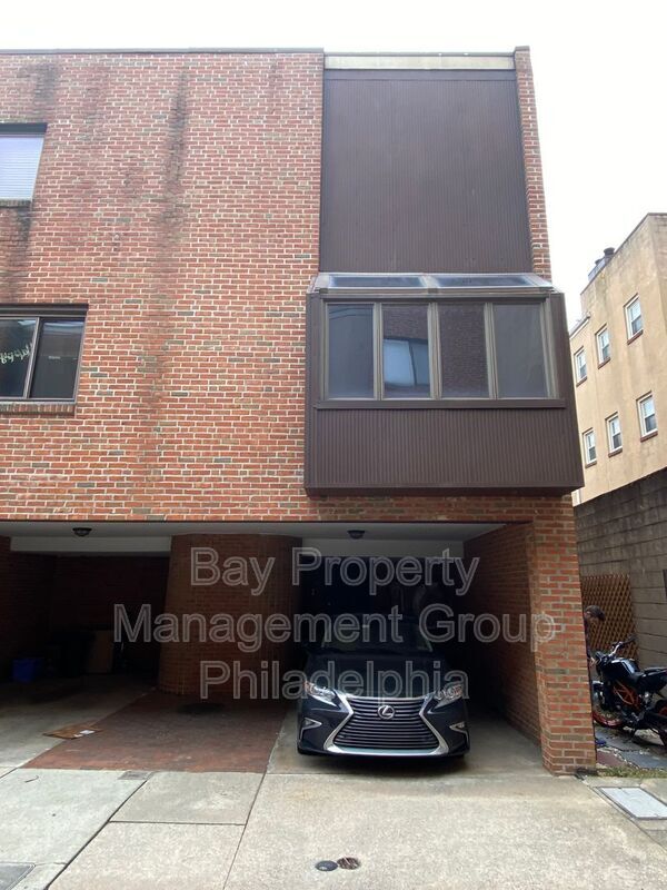 Foto del edificio - 840 S American St