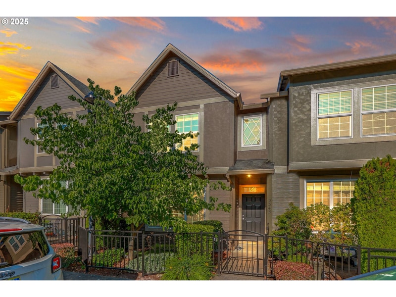 Primary Photo - 2345 NW Oak Knoll Pl