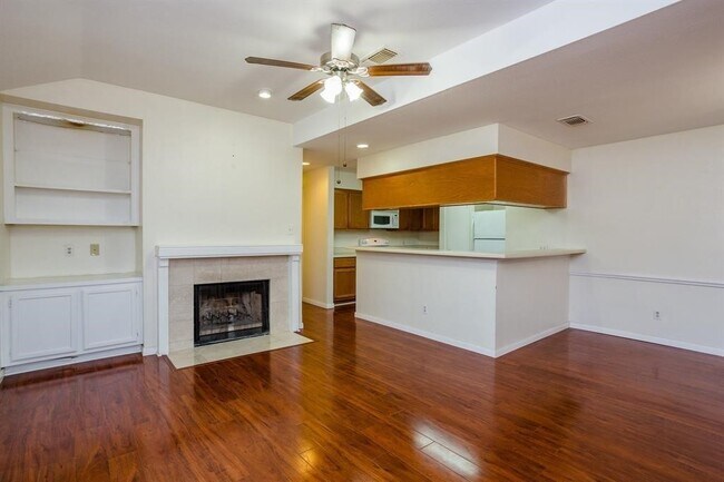 Building Photo - 1103 Dulles Ave