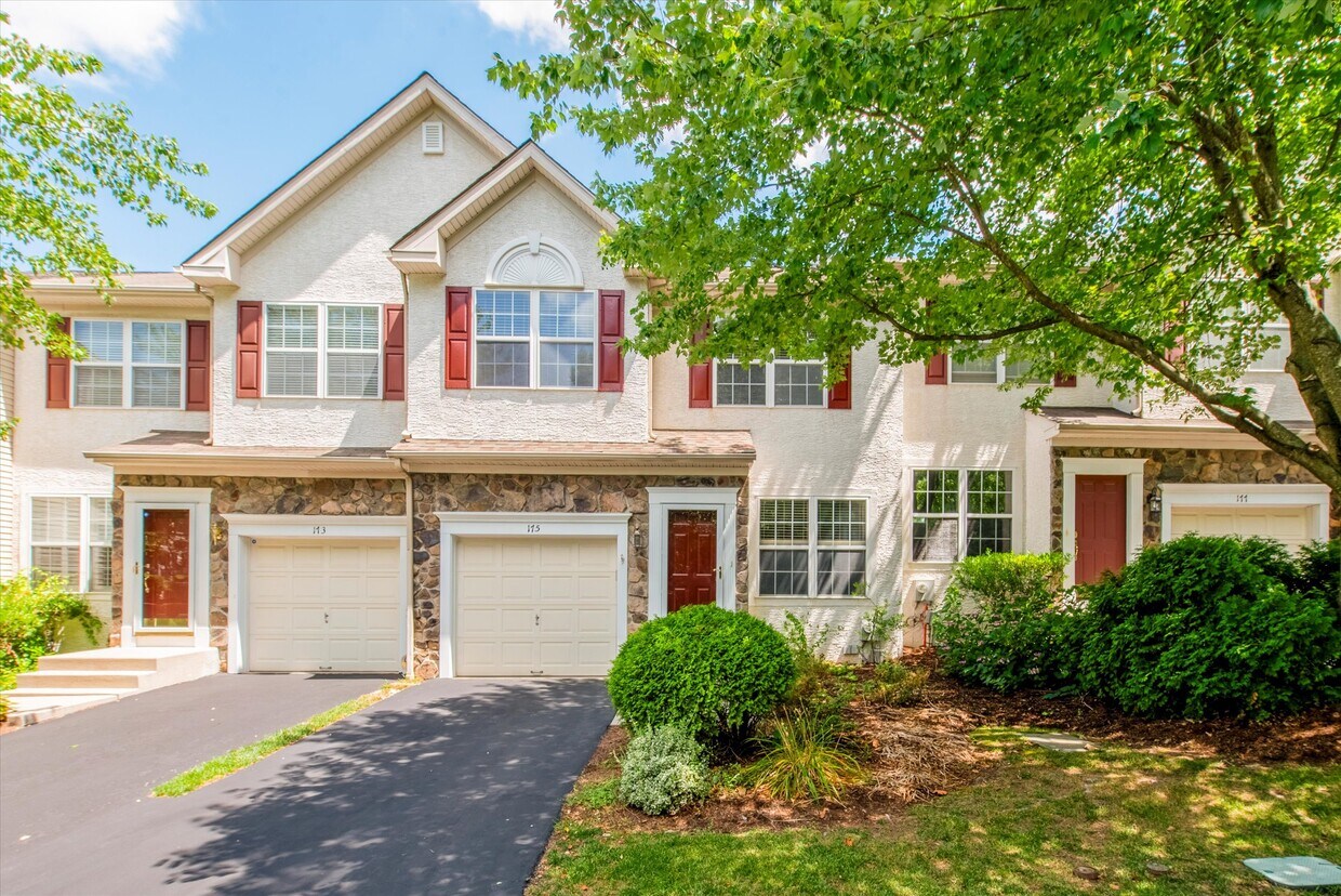 Foto principal - 175 Mountain View Dr