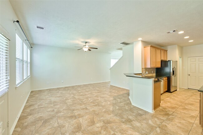Foto del edificio - 327 Bloomhill Pl