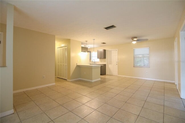 Building Photo - 701 Swiss Dr
