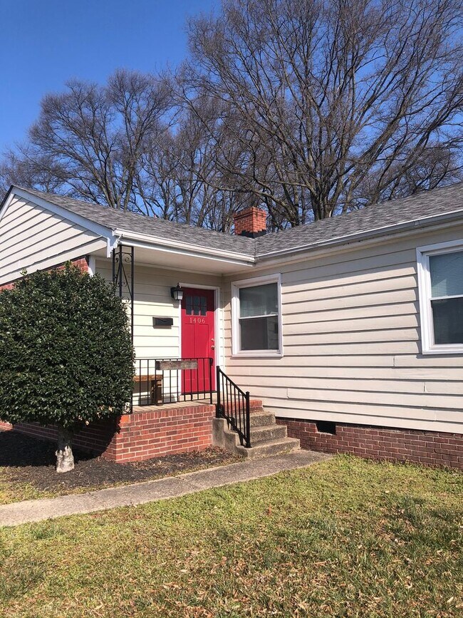Building Photo - Beautiful, Updated 3 Bedroom Home in Sherw...