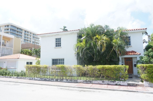 Building Photo - 208 90th St