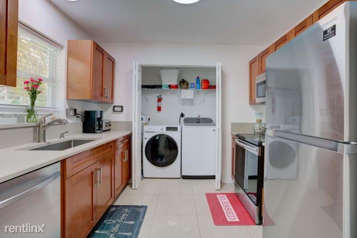 Primary Photo - 3 br, 2 bath House - 254 E 25th St