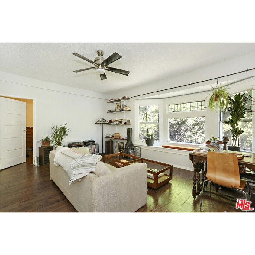 Main Living Area - 230 N Bonnie Brae St
