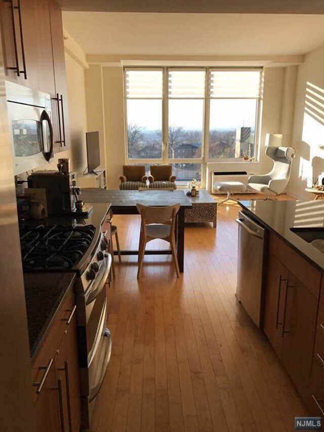 800 12th St Unit 905, Palisades Park, NJ 07650 Condo for Rent in