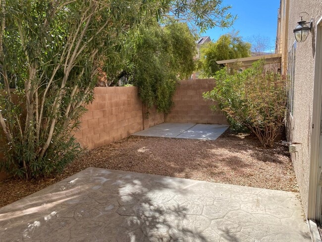 Building Photo - 9745 Wailings Ave