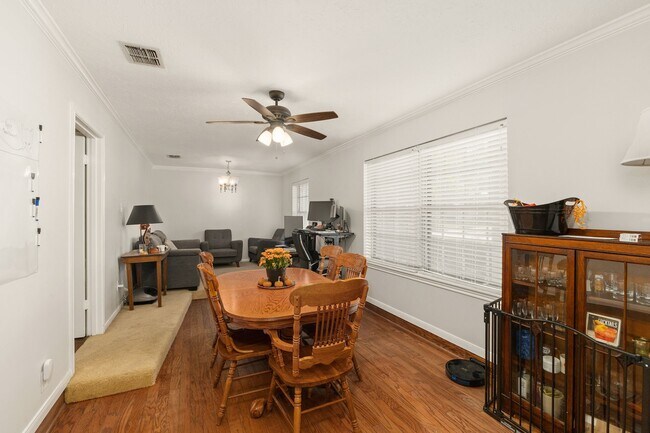 Foto del edificio - 9262 Friendship Rd