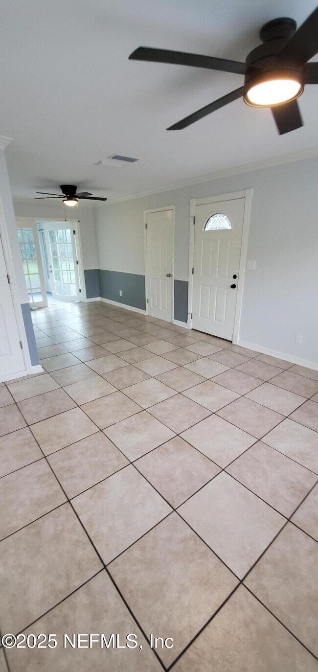 Building Photo - 10824 Kuralei Dr
