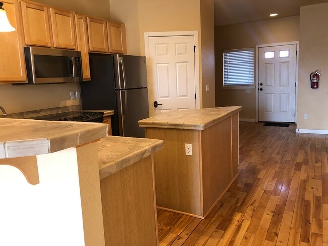 Building Photo - 2115 Westwood Dr