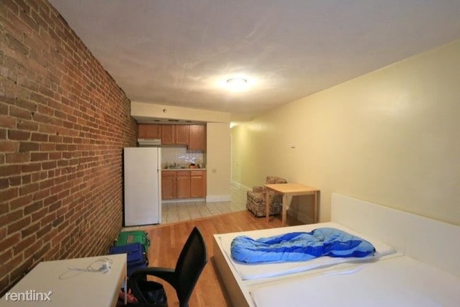 Building Photo - Studio, 1 bath  - 12 Mount Auburn St