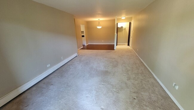 Building Photo - 580 Mesa Dr