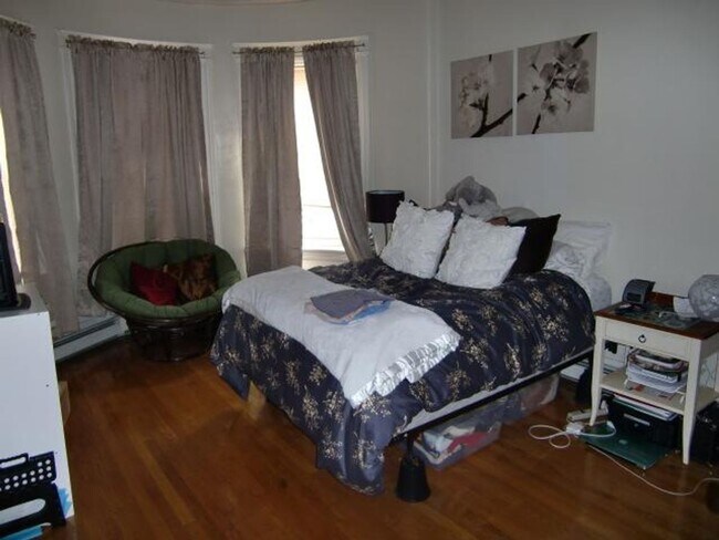 Foto del edificio - 201 Winthrop Rd