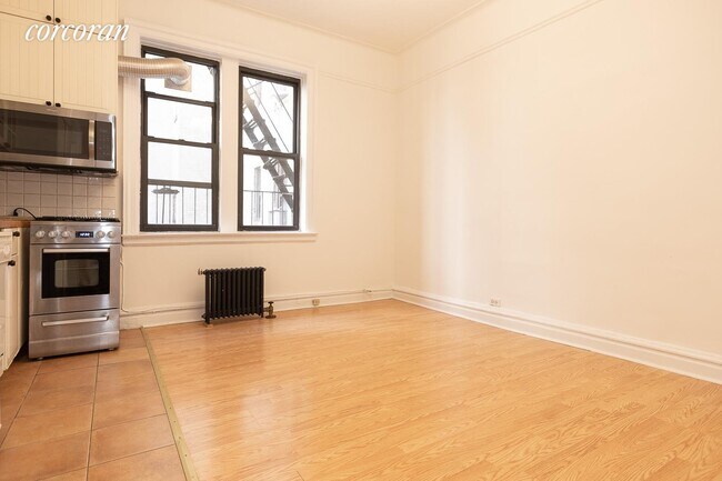 Building Photo - 166 E 92nd St