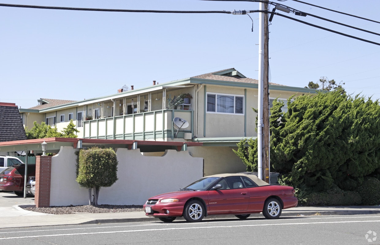 Foto del edificio - 2027 Fairway Dr