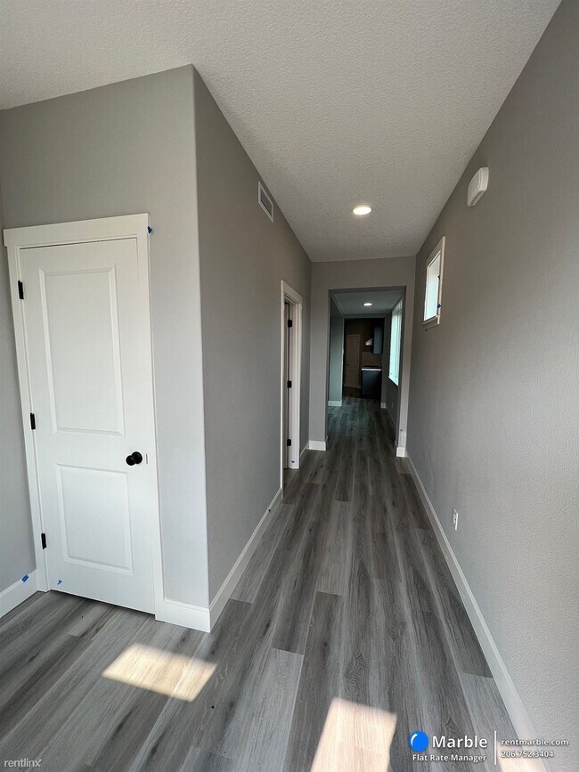 Foto del edificio - 5 br, 2.5 bath House - 16706 NE 82ND St