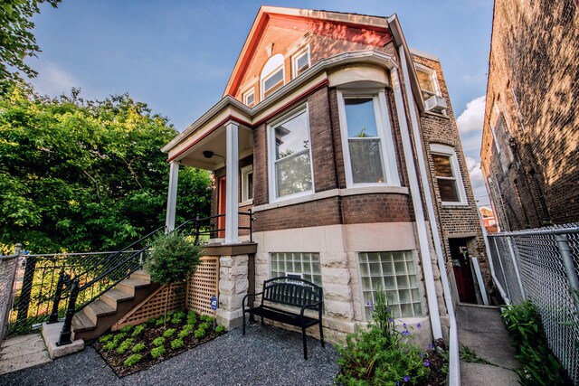 Foto principal - 1017 N Richmond St