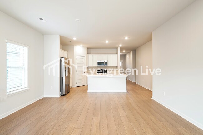 Building Photo - 28590 Whitehall Ln