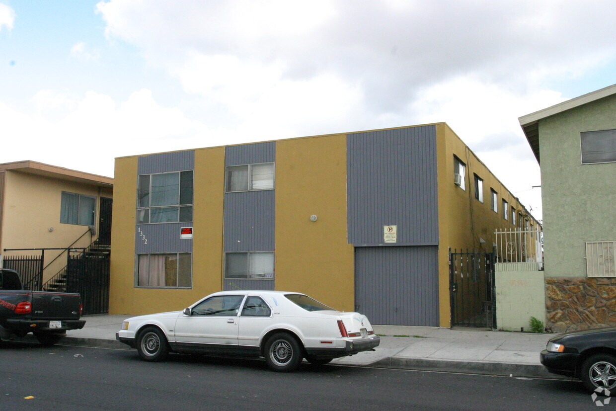 Building Photo - 1332 Walnut Avenue