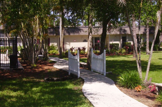 Building Photo - Country View Garden Homes