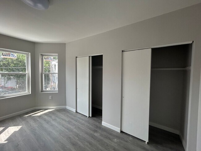 Foto del edificio - Charming 3 BR/1 BA Philly Row Home with Porch, Deck & Basement