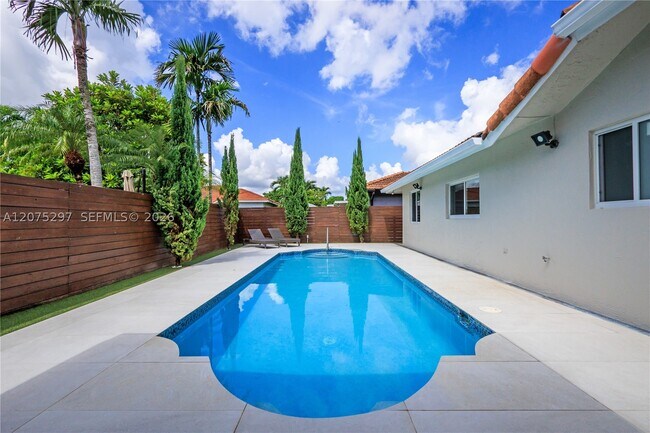 Foto del edificio - 15932 SW 101st Terrace