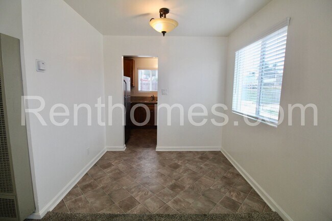 Foto del edificio - 2345 Comstock St