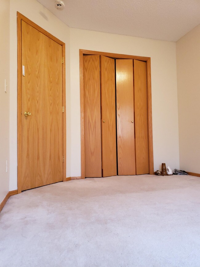 Building Photo - 15410 Radium St NW