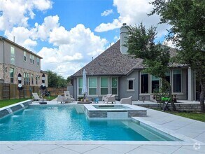 Building Photo - 2416 Belen Dr