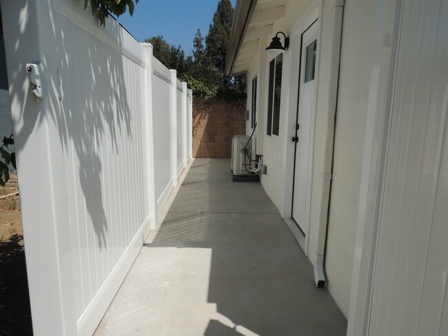 Private 125 sqft patio - 22851 Valerio St