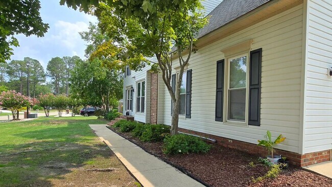 Building Photo - 4488 Penhurst Ct