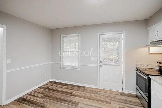 Building Photo - 1302 Sandusky Dr