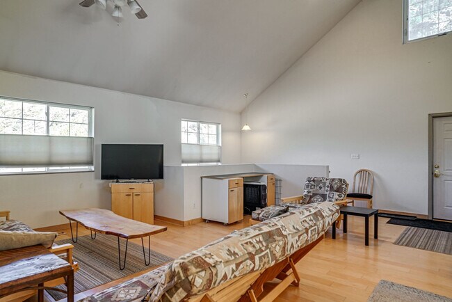Building Photo - 2077 County Road 308-SI ID1623794P