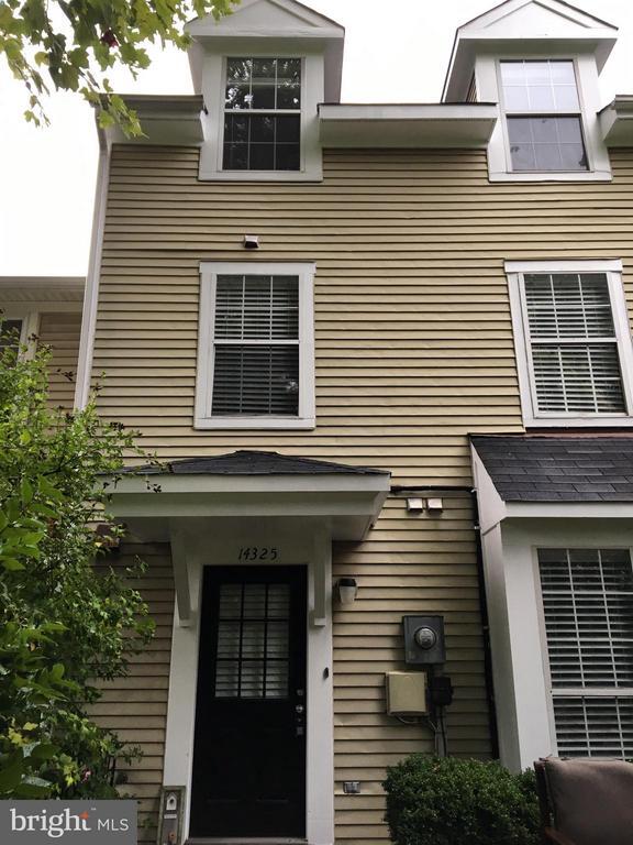 Foto del edificio - 14325 Johnny Moore Ct