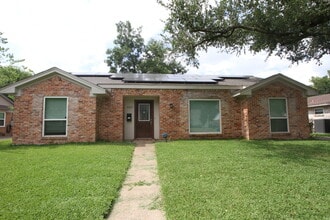 Building Photo - 8207 Sharpcrest St