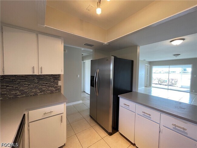 Building Photo - 1156 SW 43rd St