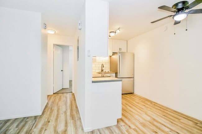 Building Photo - 2 Bedroom/1 Bathroom unit in Salt Lake City